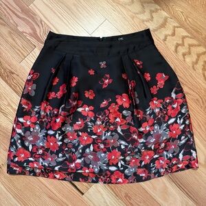 Chic by Jacob 🌹 Black & Red Floral Fit & Flare Silky Skirt - Women’s 6